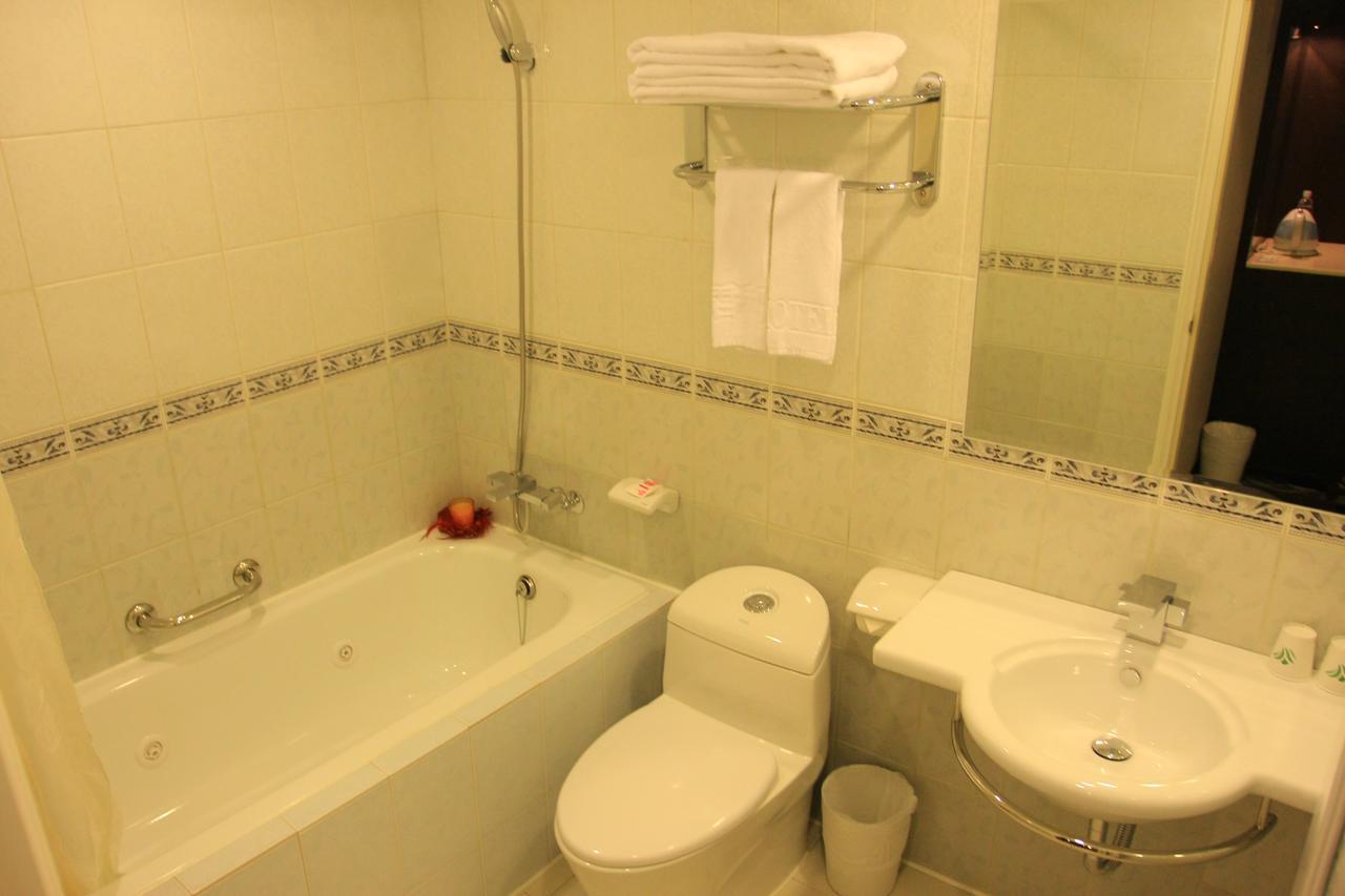 Junli Hotel Banciao Eksteriør bilde