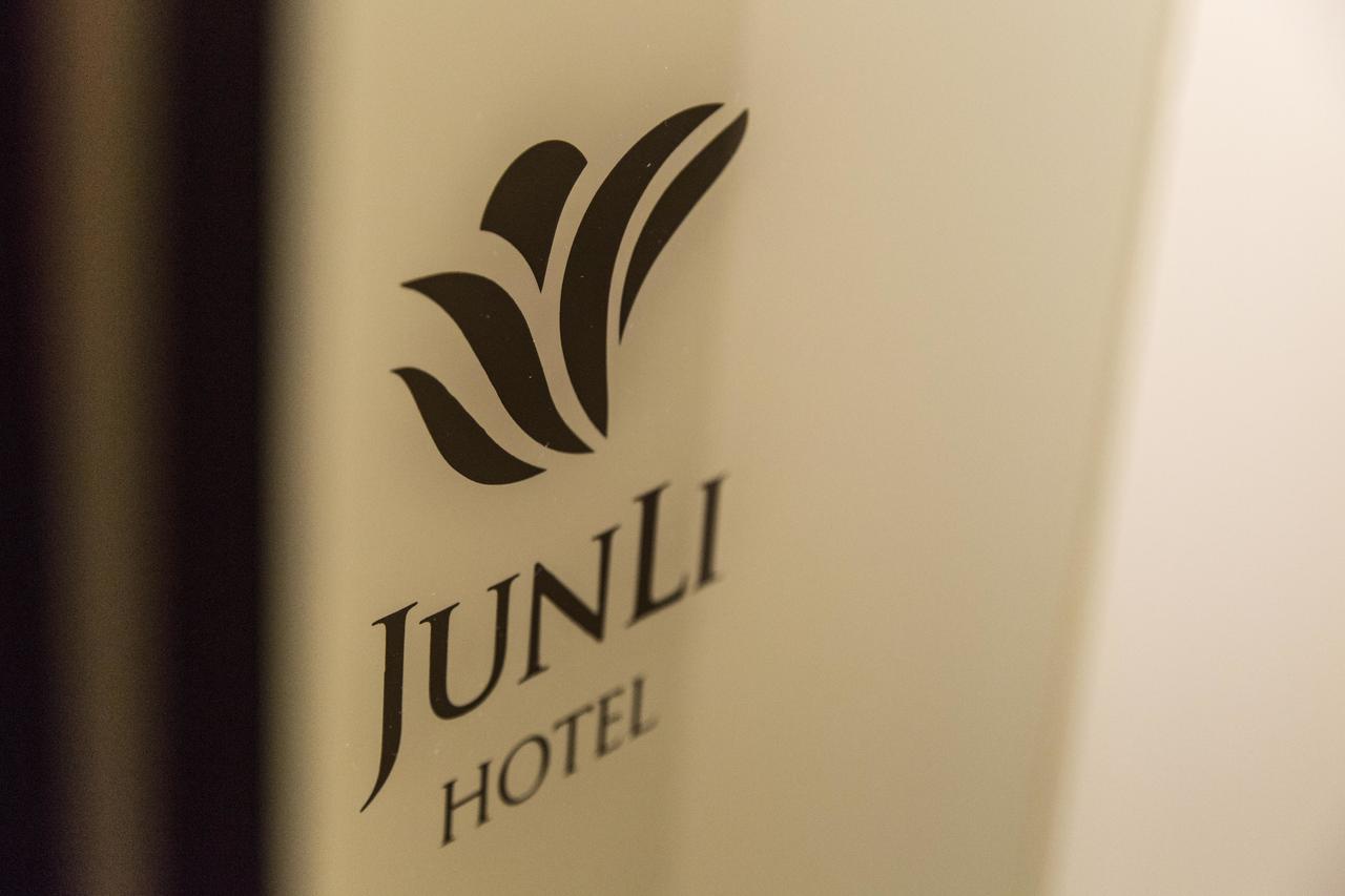 Junli Hotel Banciao Eksteriør bilde