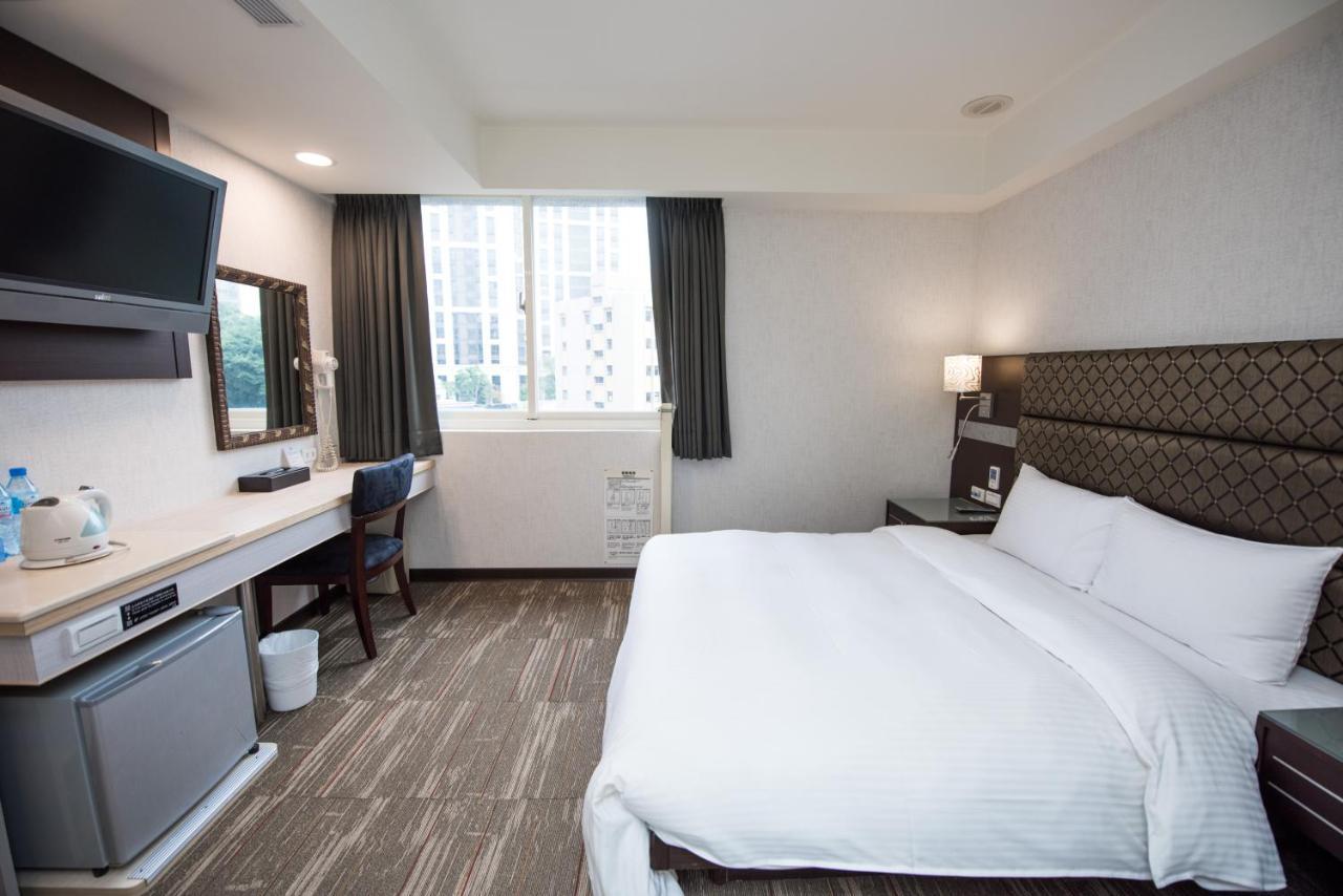 Junli Hotel Banciao Eksteriør bilde