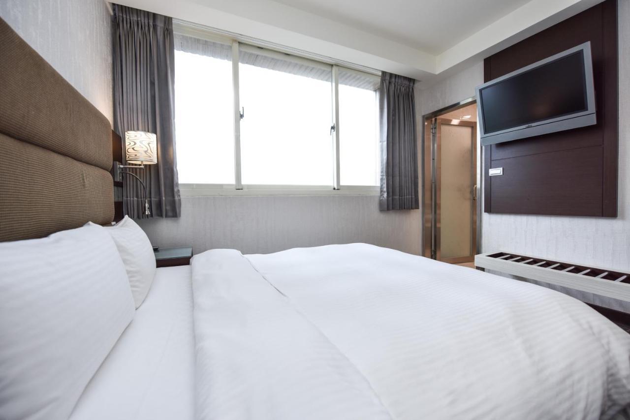 Junli Hotel Banciao Eksteriør bilde