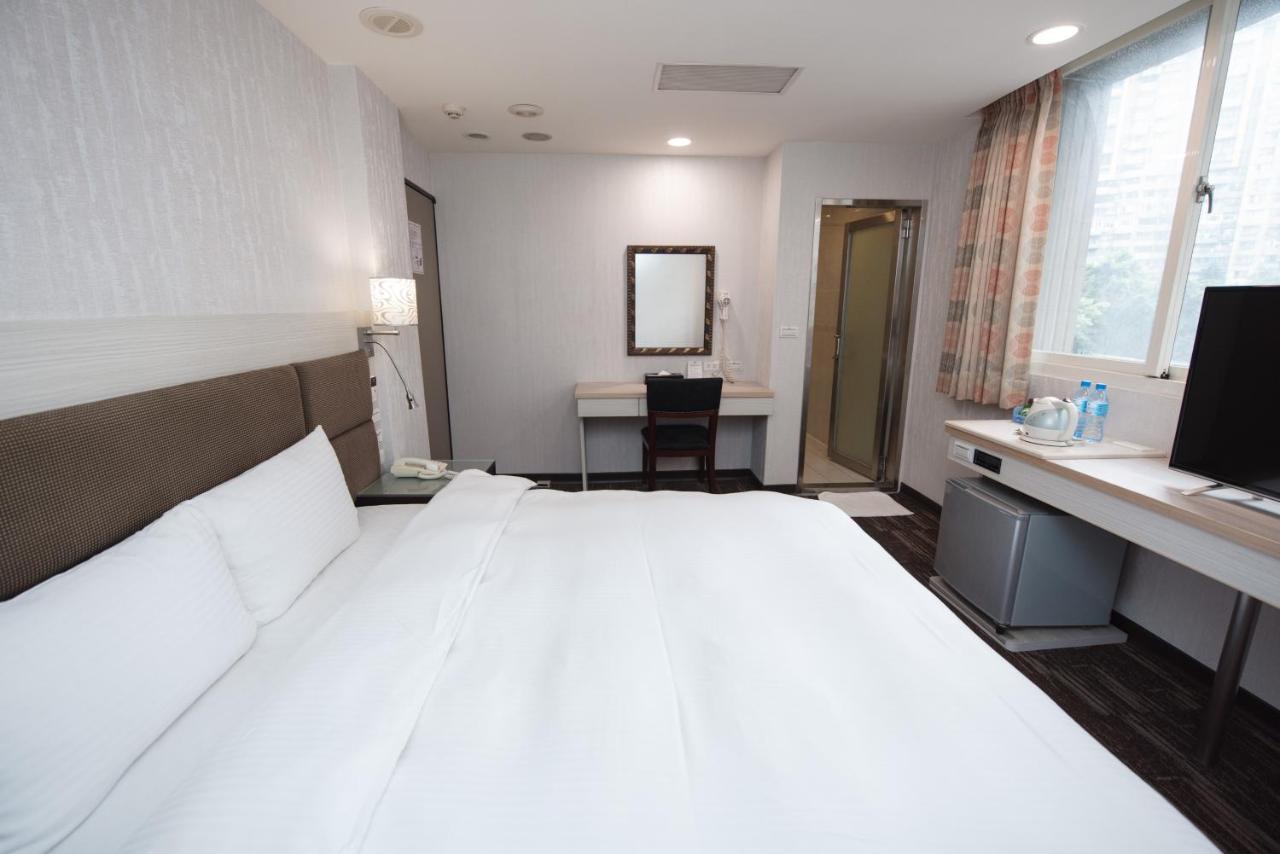 Junli Hotel Banciao Eksteriør bilde